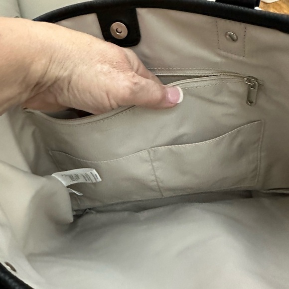 Brand New Thirty- One Black Animal Print Pebble Tote - Picture 8 of 9